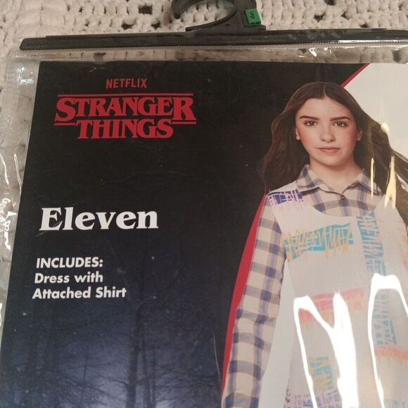 Stranger Things Eleven Costume Child Large 12-14 Spirit Halloween NEW Netflix - Picture 8 of 8